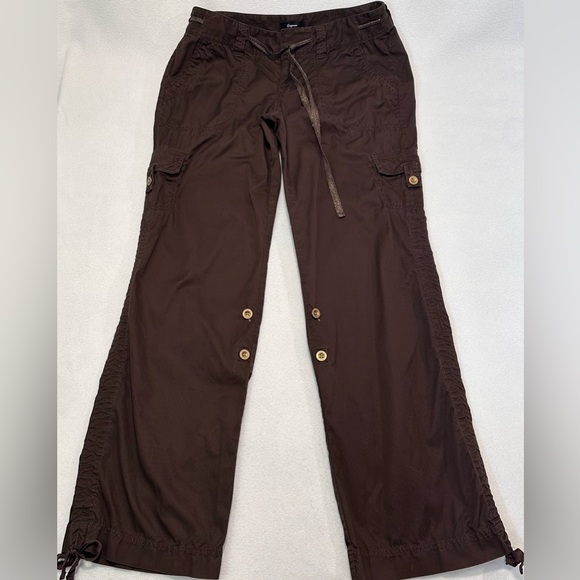 Express Pants - Y2K Vintage Express women's brown cargo pants.
Size: 8